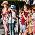 DEVANT CHEZ KIT, LES JEUNES NOTES DE LA FÊTE DE LA MUSIQUE.