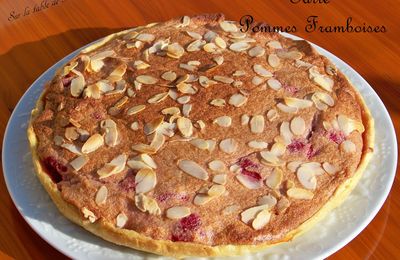 Tarte à la mousse Pommes Framboises (agrémentée de pomme et framboises fraîches)
