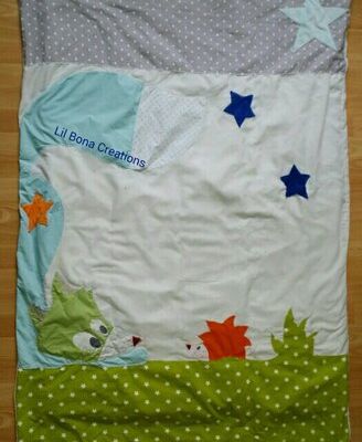 La première housse de couette d'Élio. 