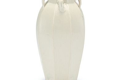 A rare Dingyao octagonal vase, Northern Song dynasty (960-1127)