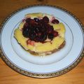 Gâteaux au mascarpone et au citron, coulis de fruits rouges