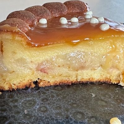 FLAN AUX PECHES ET CARAMEL BEURRE SALE