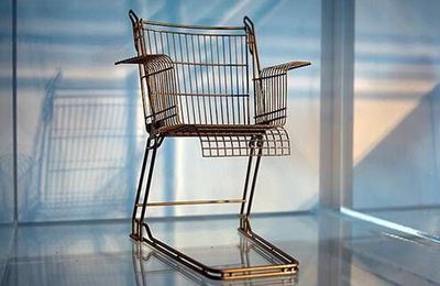 La chaise « CONSUMER’S REST » par Stiletto en 1983