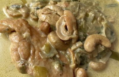 Aiguillettes de poulet cajou-curry-poireaux