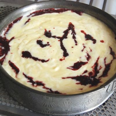 Chesse cake chocolat blanc, purée de griottes, biscuits de Reims