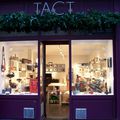 Noël! Dimanche 21, TACT est ouvert de 14h à 18h, et lundi 22 de 10h à 19h!