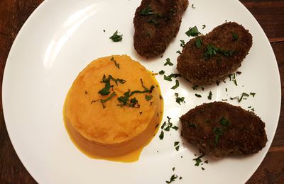 Croquettes de bœuf épicées, purée de carottes et patate douce