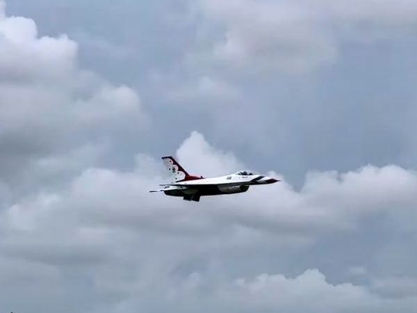 Un chasseur bien connu : Le F16 de General Dynamic à l’échelle du 1/5.
