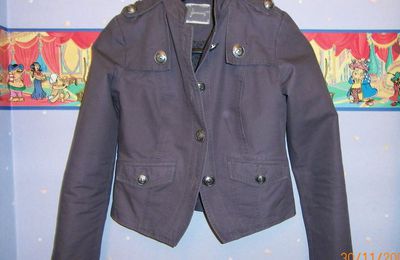 Veste Stradivarius Grise TAille S ,5 €