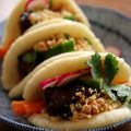 Gua Bao, sandwiches taiwanais au porc laqué - Petits pains vapeur garnis de porc laqué