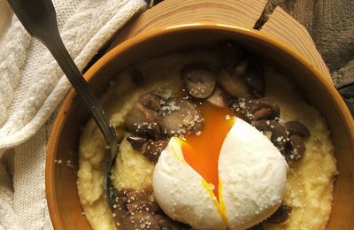 Polenta crémeuse au parmesan, champignon poêlés et oeuf mollet