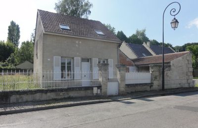 Near Pierrefonds - House - 5 rooms - 178 000 €