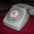 Ancien téléphone filaire