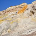 les couleurs du volcan au fond de la caldera 