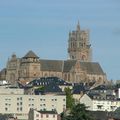  Cathédrale de Rodez, avec le Sacré Coeur (Aveyron)
