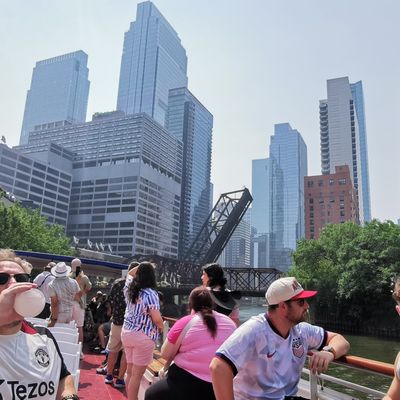 Une croisière au fil de la Chicago River er la vue imprenable sur le lac Michigan du John Hancock Center 