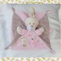 Doudou Plat Carré Lapin Rose Rayures ABC Attache Tétine Nicotoy