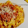 Nouilles bouclées à la sauce bolognaise