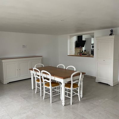 Salle à manger "Ecume et bois naturel"