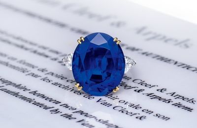 A very fine and rare 23.49 carat Burmese 'Royal Blue' sapphire and diamond ring, by Van Cleef & Arpels 