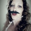 Femme à moustache