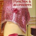 Ponchos et accessoires : la mode au crochet