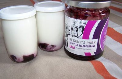 Yaourts à la confiture de cassis - Yoghurts with Scottish Blackcurrant jam Regent's Park