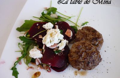 Rissoles de bœuf et salade de betteraves