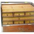 Charmant coffret d'Extrême-Orient en bois exotique, bois de rose et bois de santal. Travail d'Annam, Indochine Française