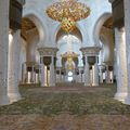 Mosquée d'Abu Dhabi - l'intérieur