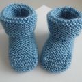 Chaussons bleus, tricot bb, layette tricotee main