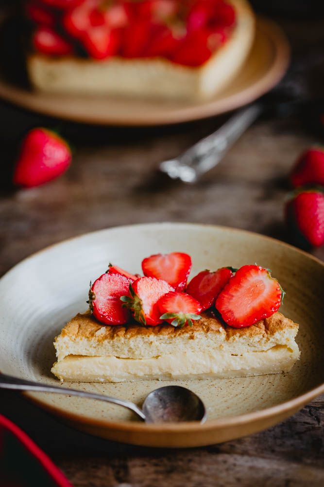 gateau magique, gateau à la vanille, fraises du périgord, recette de printemps, dessert aux fraises, recette facile, dessert de saison, dessert pour la fete des meres
