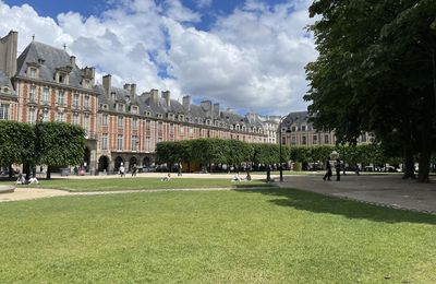 Promenade dans le quartier du Marais ...