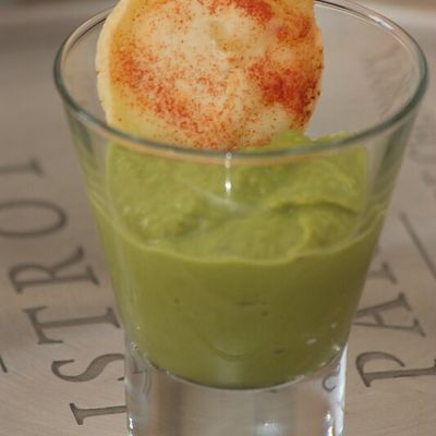 Verrines velouté de petits pois / Chips de chèvre