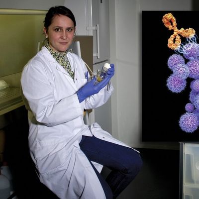 ELLE A TROUVÉ LA MOLÉCULE TUEUSE DE CANCER