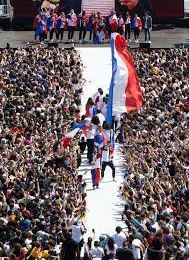 Liberté, égalité, fraternité ? Encore un effort !