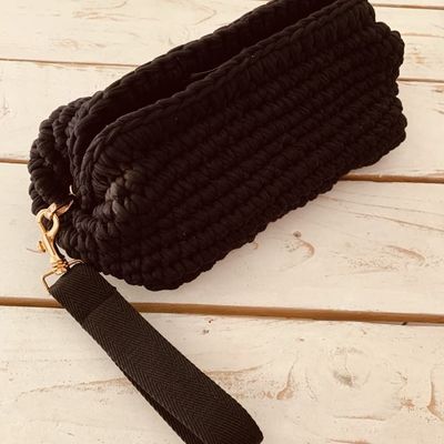 Tuto Crochet : la pochette Pillow bag en trapilho avec dragonne