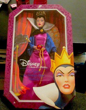 Barbie Evil Reine dans Blanche-Neige.