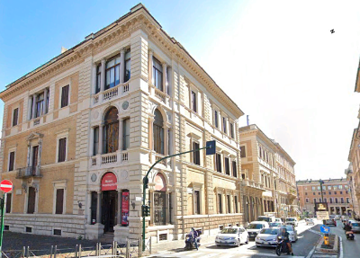 Ponte - Dans la courbe du Tibre (18/21). Palais Primoli et ses musées.