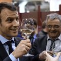 Macron boit du vin midi et soir