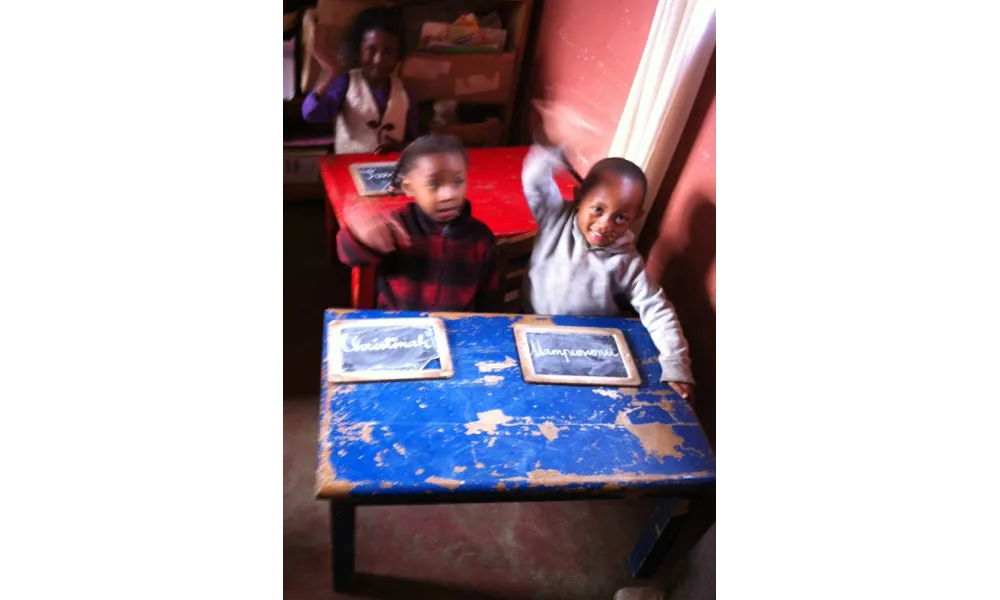 La petite école du VSMAM, cantine et bibliothèque