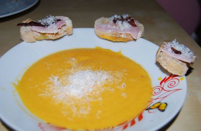 Velouté de courge et ses bruschettas de jambon