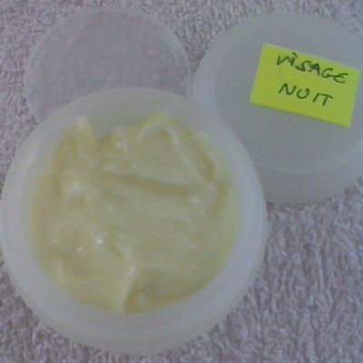 Crème de nuit à la prune