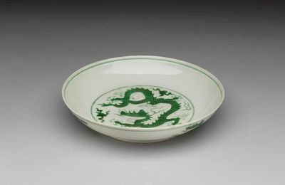 ﻿Green dragon plate, Ming dynasty, Hongzhi mark and period (1488-1505)