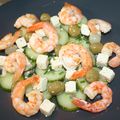 Salade gambas (crevettes), concombre, olives, feta