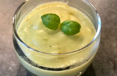 Velouté de courgette au basilic 