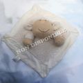 Doudou Peluche Plat Carré Mouton Ecru Et Beige Nature Et Découvertes