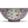 A famille rose pink-ground sgraffito 'medallion' bowl, Daoguang six-character seal mark and of the period (1821-1850)