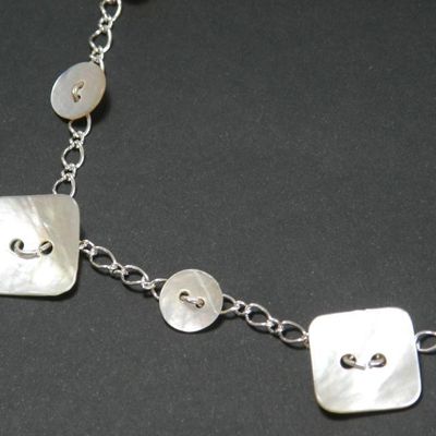 Collier boutons en nacre
