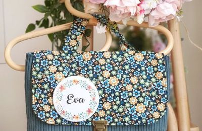Les jolies pochettes avec leurs serviettes de table assorties...